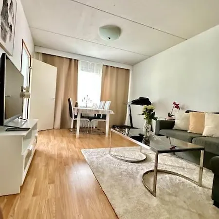 Cozy Hideaway In Heart Of Apartamento