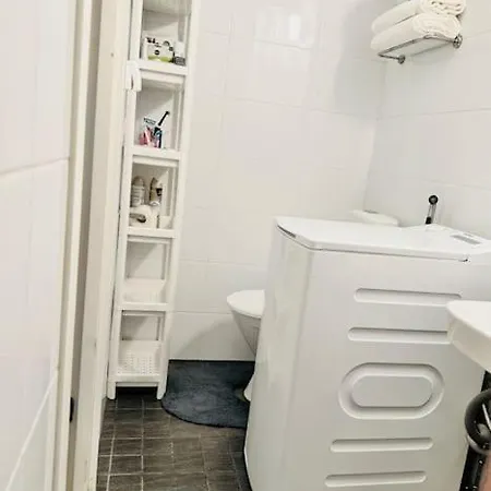 Cozy Hideaway In Heart Of *